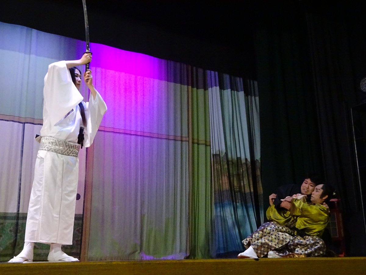 samurai_sarry's tweet photo. 2026.6.14　#羅威堂 #雪之丞祭り #湯守座　11時半回 
「痛快時代劇！板前天狗」 
ちゃっかり悪代官の後ろに隠れる悪徳商人がツボでした🤣
悪代官 大原田彦四郎衛門 ：竜斗さん  
悪徳商人 西松屋：我治郎くん
#羅威堂使ってだーこ https://t.co/MHF94t4L70