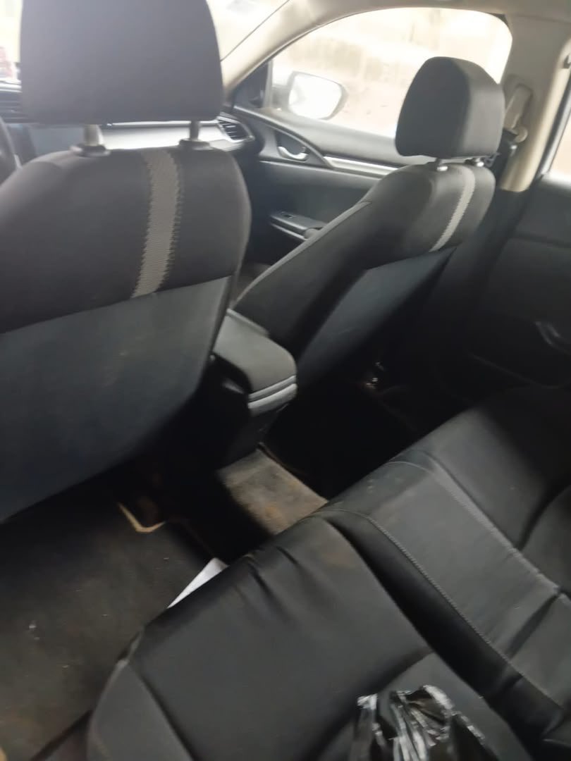 AngelAnon12's tweet photo. 2017 Civic LX ¢117.9k

2.0L solid
98k+ miles 
Automatic 
Fabric seats
Key 
Reverse/Side Cam
Carplay/Android Auto 
Chilling AC
Safety Package 
Solid suspension 

Just buy and Drive

Kasoa
3K commission
TK
https://t.co/oYVFqR8uBz https://t.co/78sbCkn1Vk