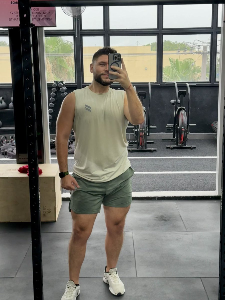 rkyesc's tweet photo. Mucho amor al entrenamiento 🥰🥵 https://t.co/n6fuGFjP9t