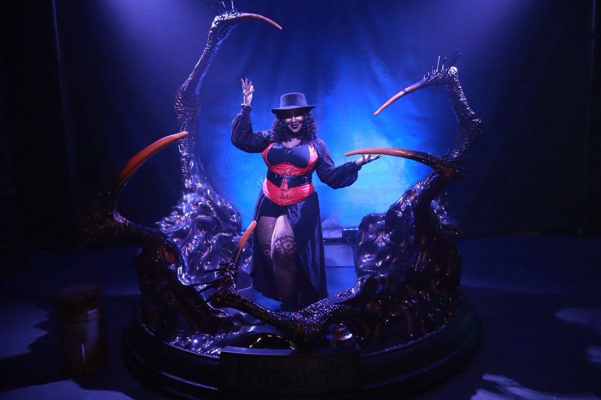 DieHardDivaTV's tweet photo. I’m still on cloud nine after EVERYTHING that happened last weekend. Thank you to everyone I’ve met and hugged, to the dev team, to the talented cosplayers, to the community, and most importantly, thank you @DeadbyDaylight. 

Here’s to 10 years and I’ll see you all in the fog 💕 https://t.co/w0lXR8MENs