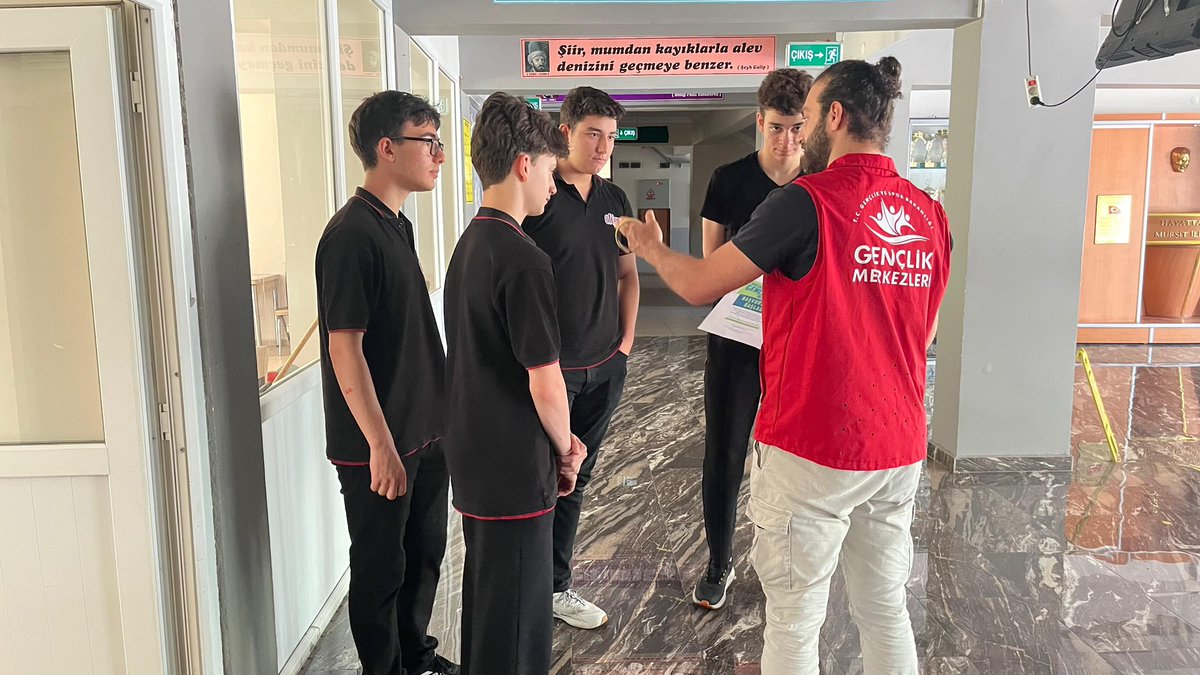 GSB_OFGM's tweet photo. 🏕️ Gençlik Kampları tanıtımlarımız okullarımızda sürüyor!

Bu yaz yeni dostluklar kurmak, eğlenmek ve unutulmaz anılar biriktirmek isteyen gençlerimizi Gençlik Kamplarına bekliyoruz. 🌿✨

📅 Son başvuru: 21 Haziran 2026

#GençlikKampları #BuYazKamptayız https://t.co/4MNz8s6FLW
