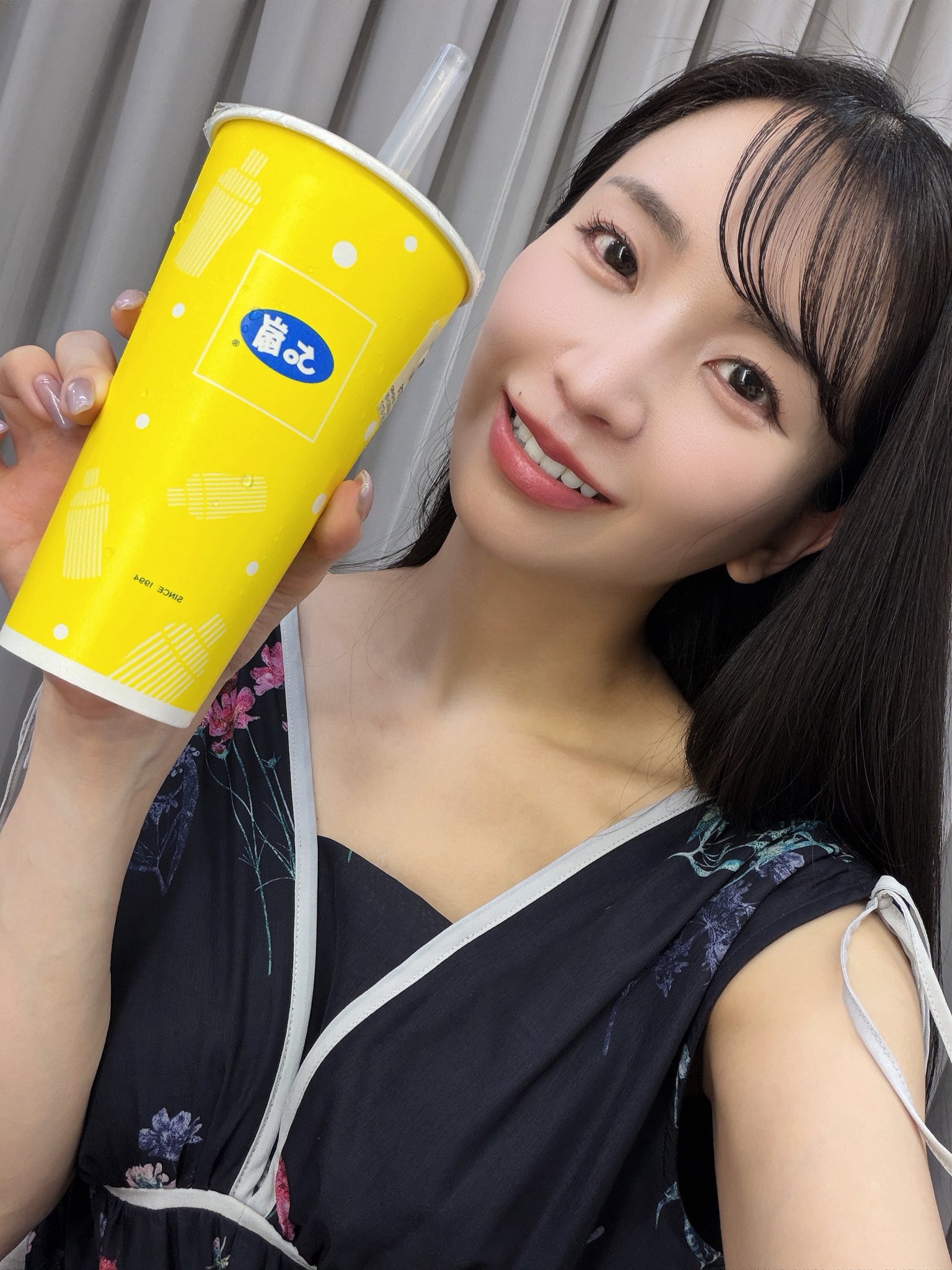 1 pic. 今日は台湾で撮影会をしています🇹🇼 タピオカおいしい〜🎶 ちなみに今日台湾はチマキを食べる祝日なんだって〜‼️ https://t.co/gRM46ESrnC