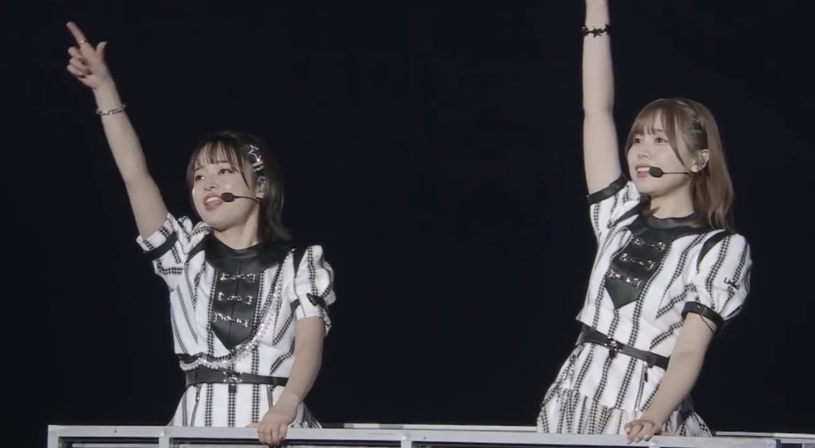 Jun_Kinako_Non's tweet photo. ちゅーとりえらいぶ‼︎まであと43日

「ユニゾン」
時が刻まれていくように感じました🕰️

「ずっと終わらないで 時が止まればいいのに
いま目の前にひろがるこの景色
あと少し見ていたい」

こんな歌詞をユニゾンされてしまったら泣いてしまう…😢えもりんも泣いちゃうよ😭
こんな素敵なグループにもっと早く出会えていたかった…という思いをいつも「Day1」の歌詞が救ってくれます。

幸せな曲だけど切なさも押し寄せてきて…
より一層、Liella!と一緒に走れる今日を明日をその先を、1日1日大事に楽しもうと思っています。
秒針が変わらない瞬間までLiella!を楽しみたい💫
#Liella #lovelive