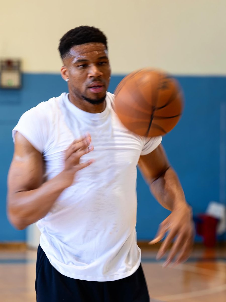 utdMaggie's tweet photo. Nikes releases christian ✝️ Nikes Giannis Freak 8 ' white' https://t.co/1VCCxsfDC8