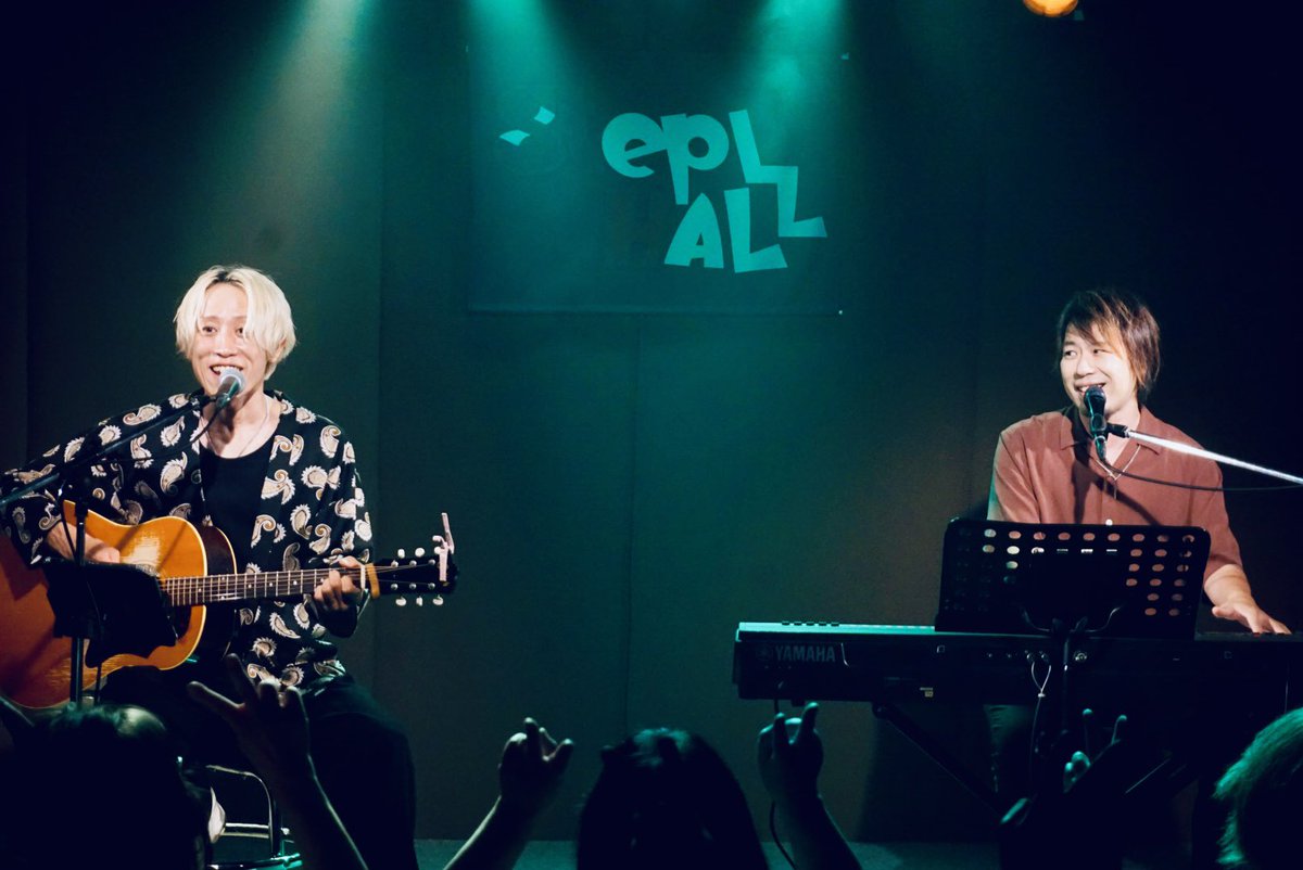 caramelpacking's tweet photo. 39回目のDONとTAROO
2曲目の合作曲を今夜初披露😳
1+1が3にも4にもなりそうな楽曲でした👏🏻
https://t.co/ccBemgtjd6

終演後の5/4Special総集編無料配信
沢山のご視聴＆今津直幸さん駆け付け大感謝🙌🏻

次回40回目のどんタロは7/17🥳
明日も明後日も会場でお待ちしてます▶︎https://t.co/vl24UVlkHf https://t.co/XXFmo44nKv