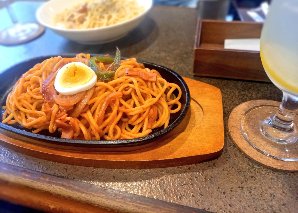 harry_vo's tweet photo. いくつか劇場見学に行きました。
手術後にも行ってたのでなかなかにへろへろですが、人と話すのと外に出るののハードルが激高なのでありがたい時間、、😂😂

必要な意見はもちろん伝え合うけど、「どれにする？」と委ねられるとは思っておらず密かに震えた。

一か八かのスケジュール。
やったるぞ🔥 https://t.co/z0HHDpdAnI