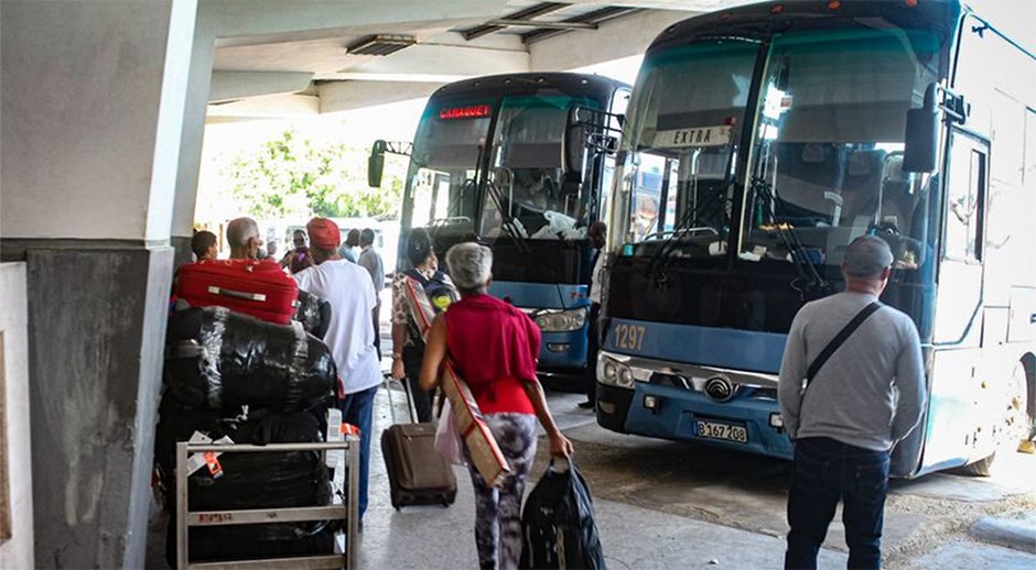 cubadebatecu's tweet photo. 🚌 Suspendidas las reservaciones mediante la aplicación Viajando y en agencias. https://t.co/ji0vrTJoz3 https://t.co/U8fVYRwR1M