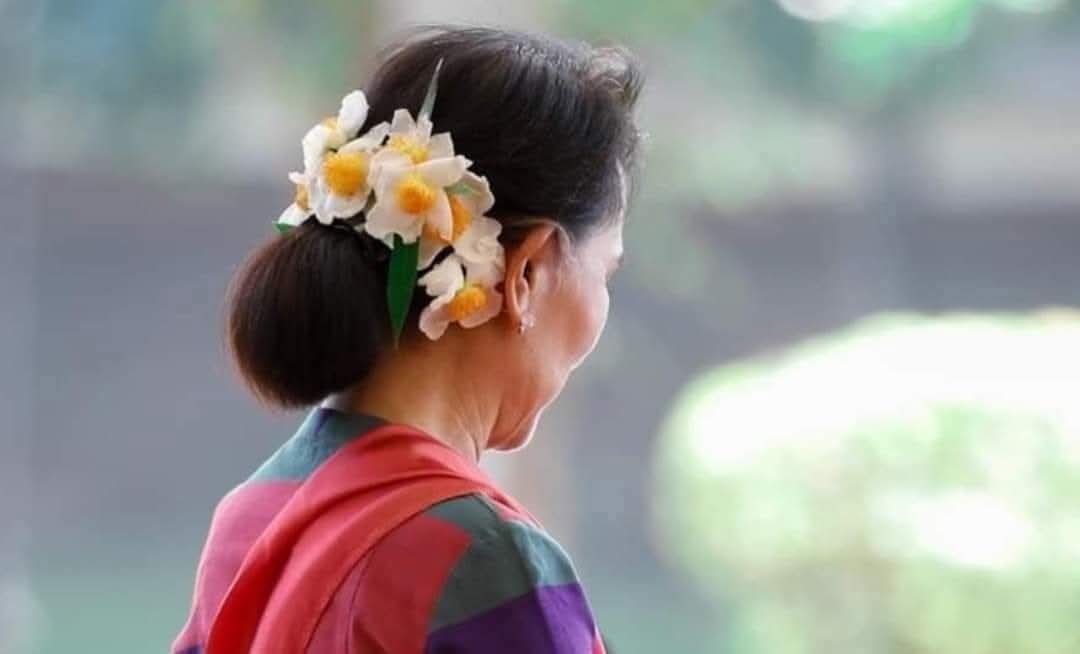enolaacarson's tweet photo. Happy 81st Birthday, Amay Suu!
We miss you.
#AungSanSuuKyi
#ProofOfLife
#OurElectedLeader https://t.co/UuBxYD8dY5