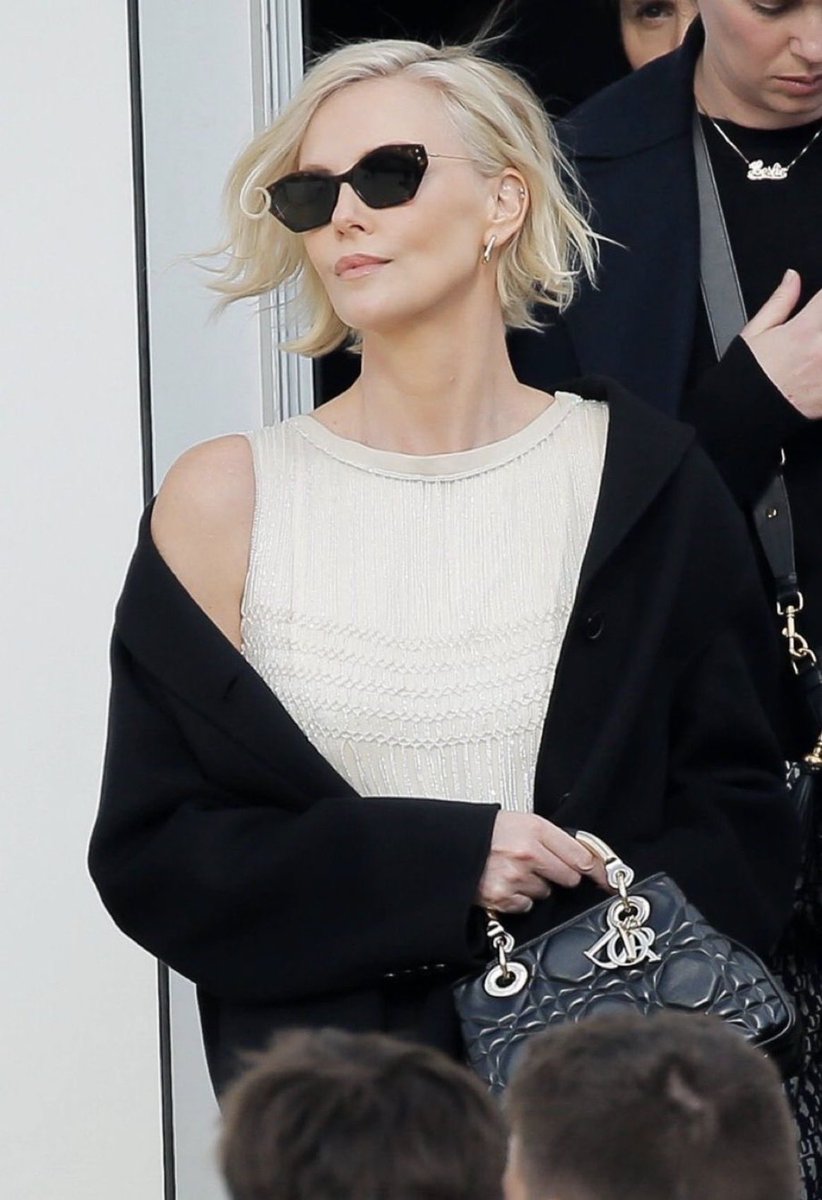 Charlize152's tweet photo. Feeling ecstatic https://t.co/EuNnGVHWUg
