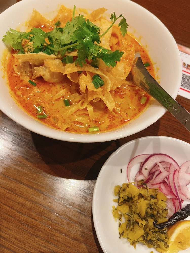 3LetsSing7's tweet photo. カレーラーメンうまうま^ ^

#カレーラーメン 
#タイ料理 
#ティーヌーン 

#最近食べた美味しいもの 
#美味しいもの好きな人と繋がりたい 
美味しいもの大好き 
美味しい料理 
食べ物インスタグラマー 
食べ物インスタ 
オシャレ料理 
オシャレ男子 https://t.co/Y4BASJx19g
