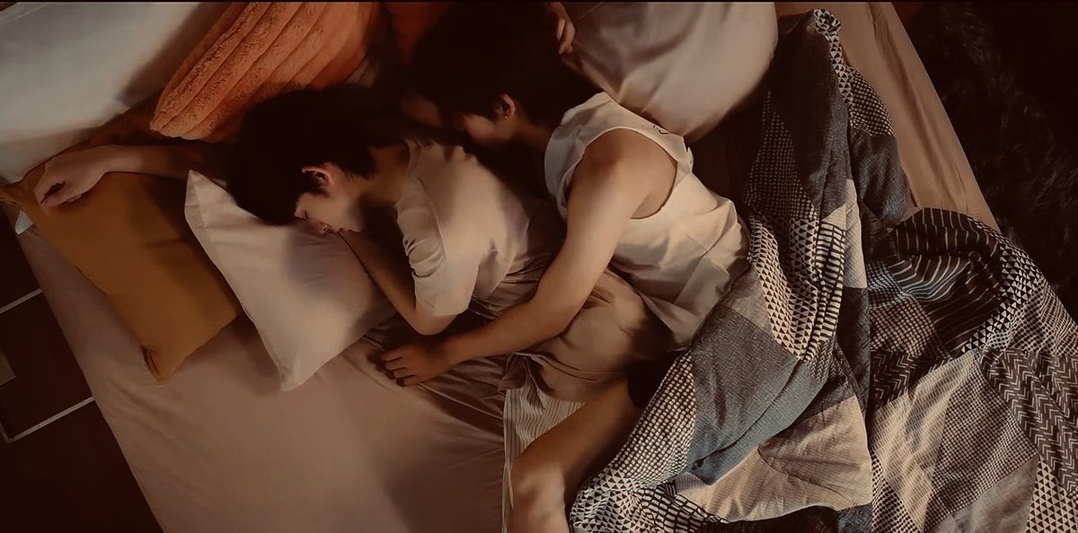 phubunni's tweet photo. #jaipik au where they’re best friends but jai crawl onto pik’s bed after his failed relationships n pik is done being used as his emotional punching bag. so they made rules. 3 rules to save their friendship. Jai follows them for exactly 3 days.
(oneshot)

https://t.co/VG6niYIyov https://t.co/f6JJYaRGAC