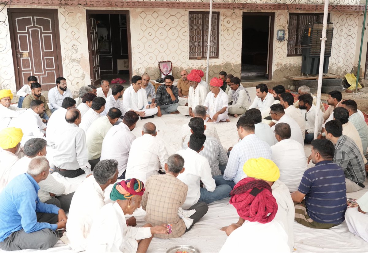 DrVikasAjmer's tweet photo. उप जिला प्रमुख, अजमेर श्री हगामी लाल जी के पुत्र के आकस्मिक निधन का समाचार सुनकर केकड़ी विधानसभा क्षेत्र के ग्राम ताजपुरा स्थित उनके निवास पर पहुँच कर शोक संतप्त परिजनों को सांत्वना दी। https://t.co/6dFRJwjxZI
