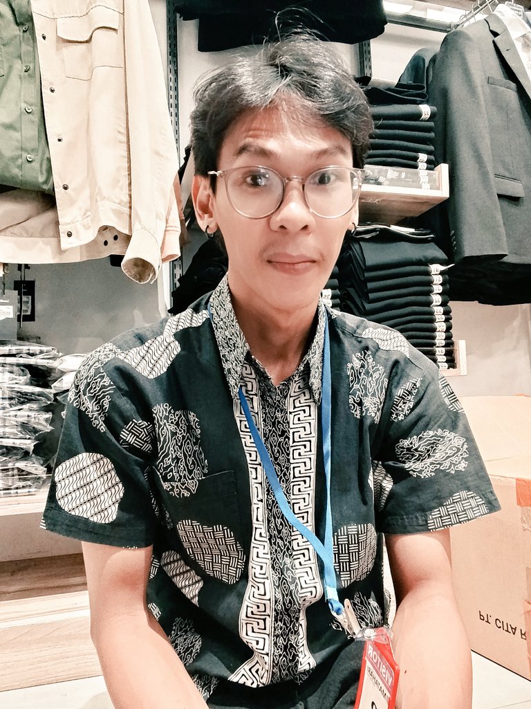 febriembrio's tweet photo. Pap lagi nguli https://t.co/opZsmpxADX