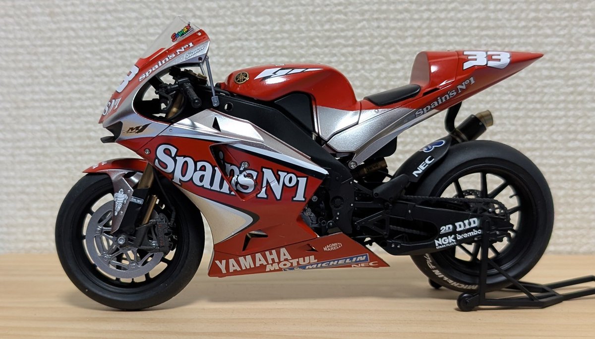 タミヤ 1/12 ヤマハYZR-M1'04 33号車 完成しました〜⸜(*´ᗜ