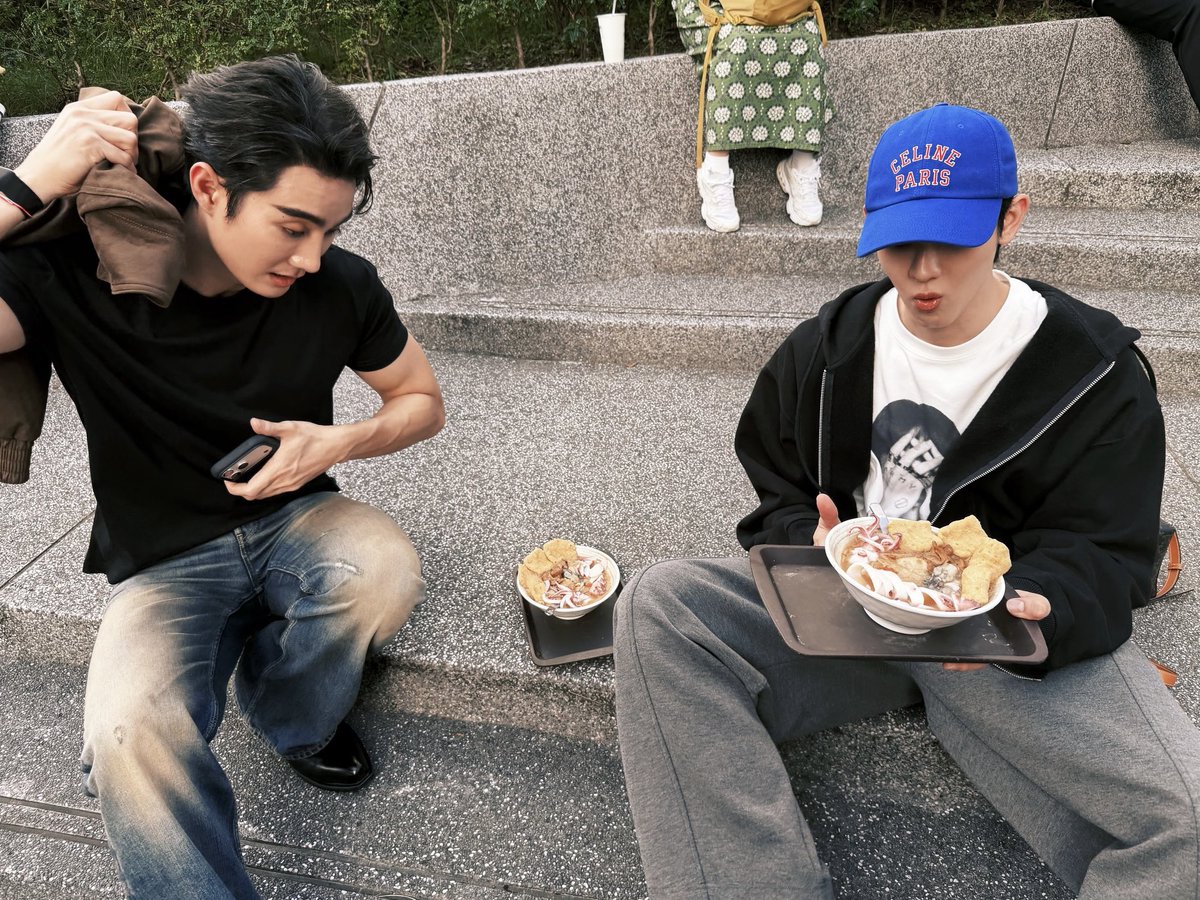 ppyo_5's tweet photo. 데이트잘햇나부네~~ https://t.co/9WHC0YYCNa