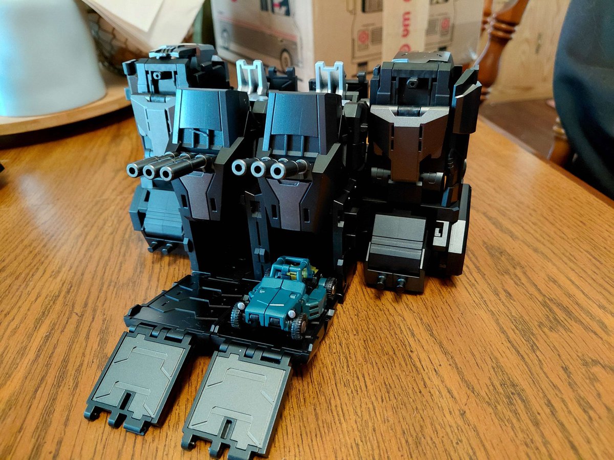 KwableGuy's tweet photo. @3PTFmoments I was briefly acquainted with the Nemesis version of that toy, and it's truly a wonderful thing. https://t.co/RmZe3lYkbA