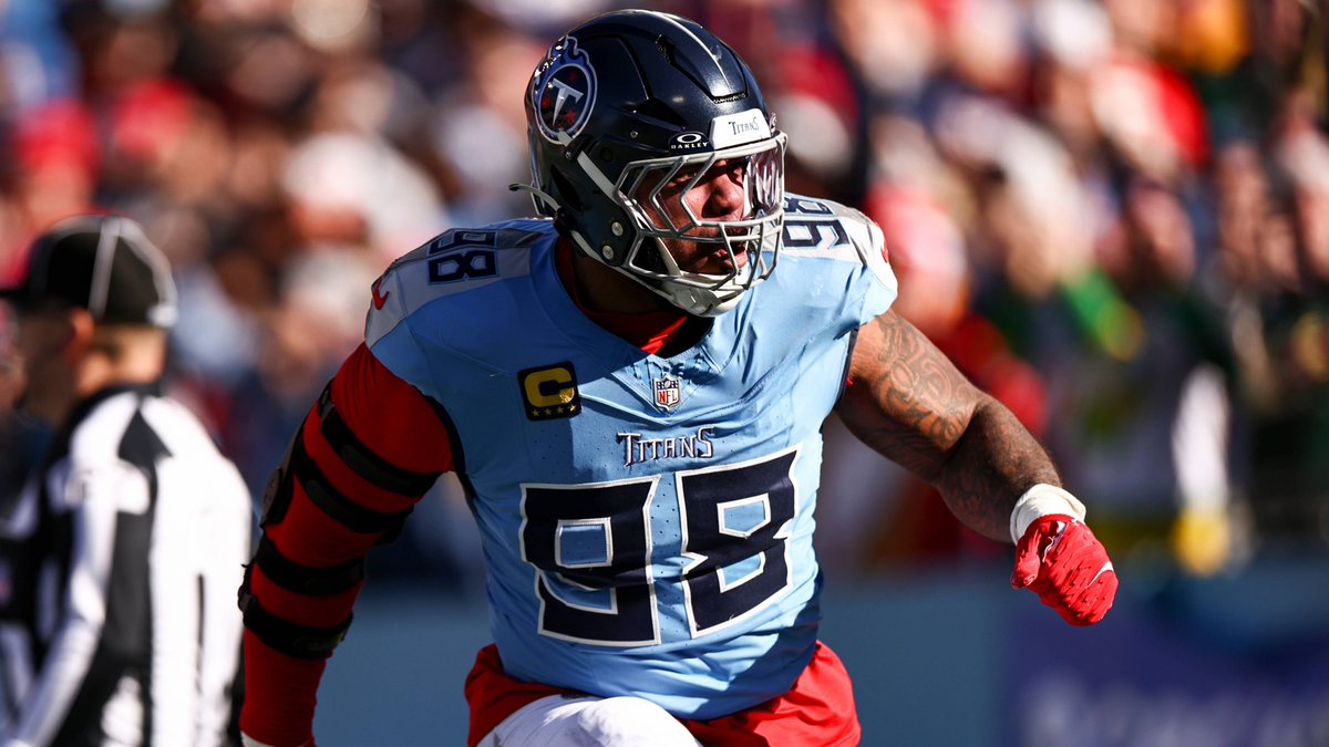 AroundTheNFL's tweet photo. 𝗕𝗥𝗘𝗔𝗞𝗜𝗡𝗚: Titans, DT Jeffery Simmons agree to three-year, $105.8 million extension, per @RapSheet and @MikeGarafolo 

https://t.co/WrUCZe21Da https://t.co/He7EQ3QfSc