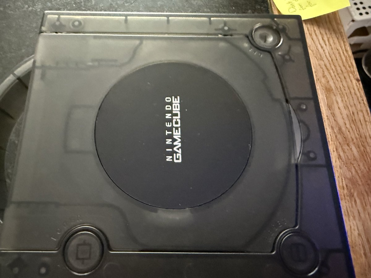 LawrenceMail's tweet photo. New (old) arrival!  Nintendo GameCube (PAL).

Really pleased with this. https://t.co/pcVWiW3KXm