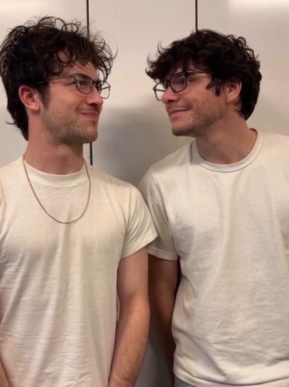 zachybwackyy's tweet photo. hi #wallowstwt ! did u know that these photos are NOT ai? that is because they are real gay lovers. #HappyPrideMonth ! 🏳️‍🌈 https://t.co/0QRjvnUdbi