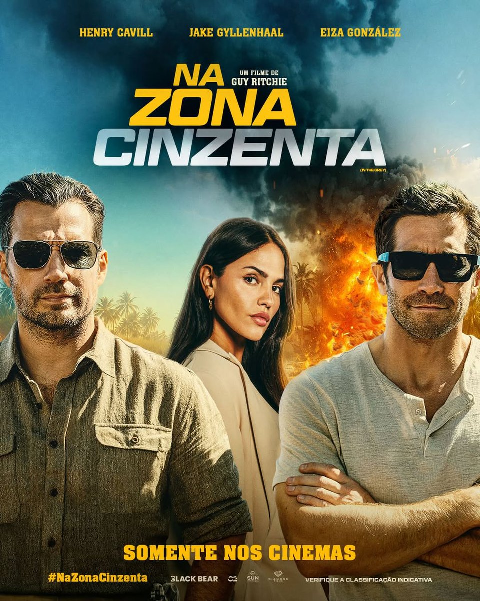 NEW_Criticas's tweet photo. NA ZONA CINZENTA (2026)
🌃 Minha nota está no Youtube
🍅 49% RT |⭐ 83% público | 📊 6,3 IMDb
📺 Onde assistir: Cinemas e Aluguel Digital

🟥 Crítica completa no canal do Youtube:
https://t.co/Xhjow8AzAj

O novo filme de Guy Ritchie chegou aos cinemas trazendo tudo aquilo que os fãs do diretor esperam: ritmo acelerado, diálogos afiados, muito planejamento estratégico e cenas de ação explosivas. Estrelado por Henry Cavill, Jake Gyllenhaal e Eiza González, Na Zona Cinzenta aposta em uma missão de recuperação de 1 bilhão de dólares envolvendo criminosos perigosos, uma ilha isolada e um plano que parece impossível.

Mas será que isso é suficiente para fazer do filme uma experiência imperdível no cinema?

Apesar da direção carregada da identidade de Guy Ritchie e dos ótimos aspectos técnicos, incluindo fotografia, som e cenas de ação muito bem executadas, o longa acaba tropeçando justamente onde poderia se destacar mais: no desenvolvimento dos personagens e em algumas escolhas do roteiro.

O resultado é um filme divertido, dinâmico e fácil de assistir, mas que talvez não entregue toda a profundidade e impacto que sua premissa promete. Vale o ingresso ou é melhor esperar chegar ao streaming?

Na crítica completa do NEW CRÍTICAS, analisamos os pontos fortes, os problemas do roteiro, as atuações, o final polêmico e revelamos se o filme realmente merece sua atenção.

#NaZonaCinzenta #HenryCavill #JakeGyllenhaal #Crítica #Cinema #Filmes2026 #Review #Spoilers #NewCríticas #New_Críticas #CríticaDeCinema