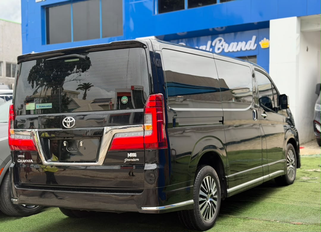 hollaoflagos's tweet photo. Now let's talk about EXECUTIVE deals 🔥🔥

Upgrade your convoy with this pristine 2023 Toyota Granvia V6 (Foreign Used). First-class luxury on wheels. 👑

💵 Price: ₦130M
📍 Abuja (Nationwide Delivery available 🇳🇬)

DM for inspections and closing! 📲 #Toyota #Granvia #LuxuryCars https://t.co/mzmcCyV3ea