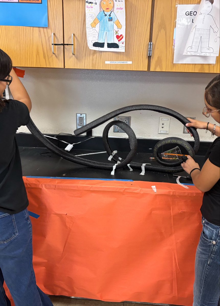 carby82's tweet photo. Our @NEISD STEM summer program is ENERGETIC as our students create rollercoasters to investigate forms of energy and learn how to represent ratios using snack mix! 💙🖤
@NEISD_Science @NEISDMath https://t.co/w2CTcMz96r
