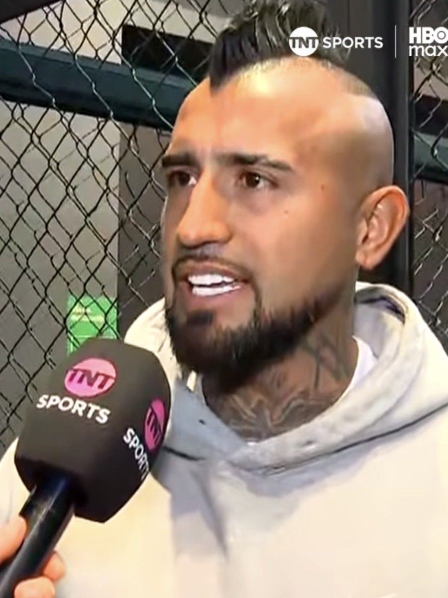 CrewsMat10's tweet photo. 🚨🗣️Arturo Vidal:  "Messi is the best in history, there is no comparison with anyone ever." 🐐 https://t.co/j2PNqummUd