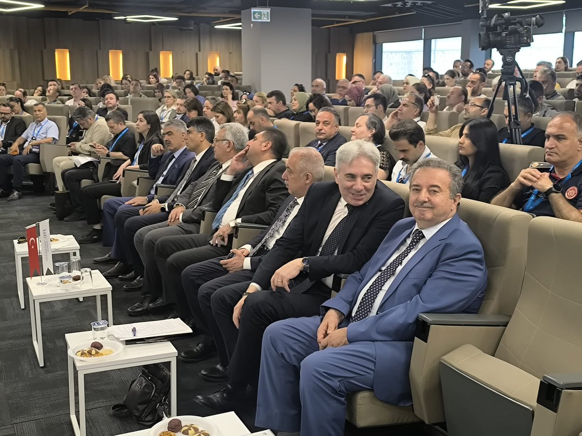 KGMTAL's tweet photo. İstanbul İMEM’in düzenlediği Mesleki ve Teknik Eğitim Alanları Çalıştayı’nda Muhasebe ve Finansman masasının moderatörlüğünü okul müdürümüz İbrahim POLAT üstlendi.

Çalıştayda staj ve istihdam konuları ele alındı.

#MaarifinKalbindeMarifetliGençlik @tcmeb https://t.co/Yjn0TX5HEc