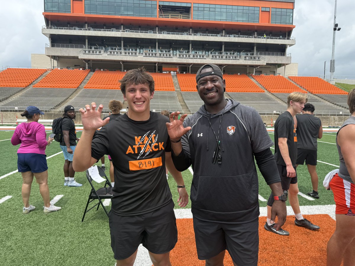 JaseSutton21's tweet photo. Great time at Sam Houston loved being back in Huntsville, enjoyed the intensity and competing with my teammates as well!

@31_CoachFAL @KristianDawson5 @CoachBoodon @CoachJDanzer @CoachCallicutt @GOaksFootball @TXTopTalent @THEPLATFORMDR https://t.co/nkUErFuZDL