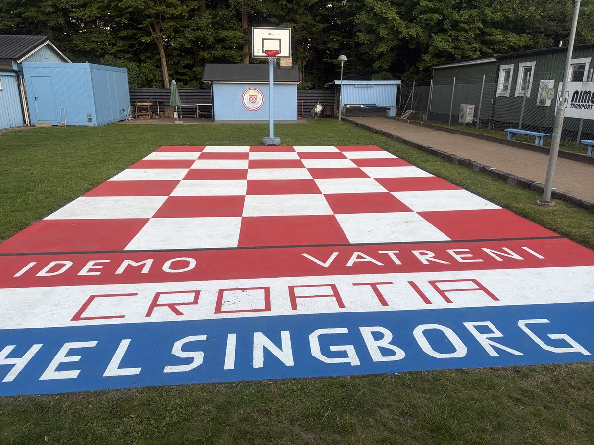 ZoricMat's tweet photo. Idemo Vatreni! Uppfräschat inför VM @hksdcroatia https://t.co/gCnbMFZp6a