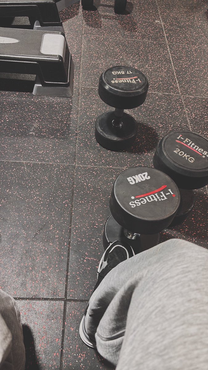 DearSylvia_'s tweet photo. Gym time is me time https://t.co/6IctlzgzSW