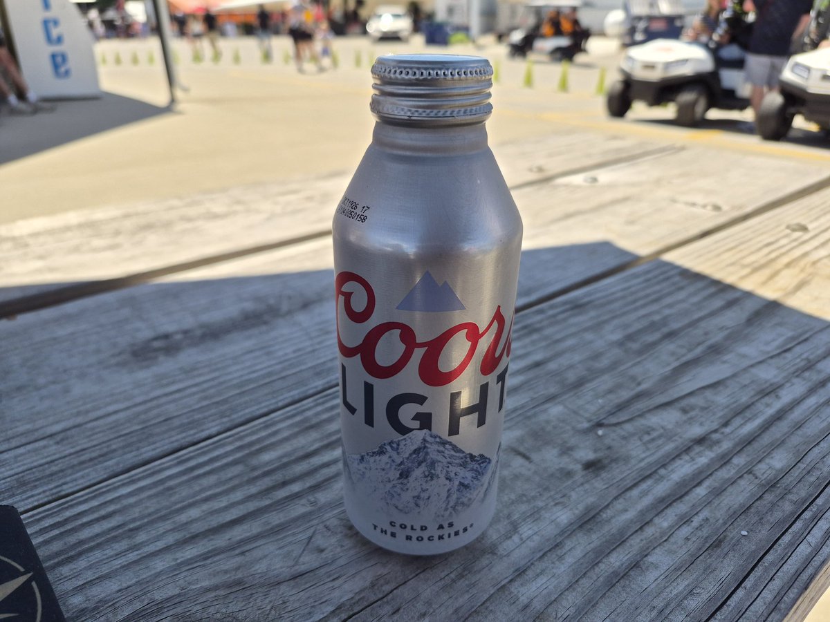 scottvillers's tweet photo. Silver bullet #drinkcheck #cobeer @coorslight https://t.co/6QsBuTRdFN