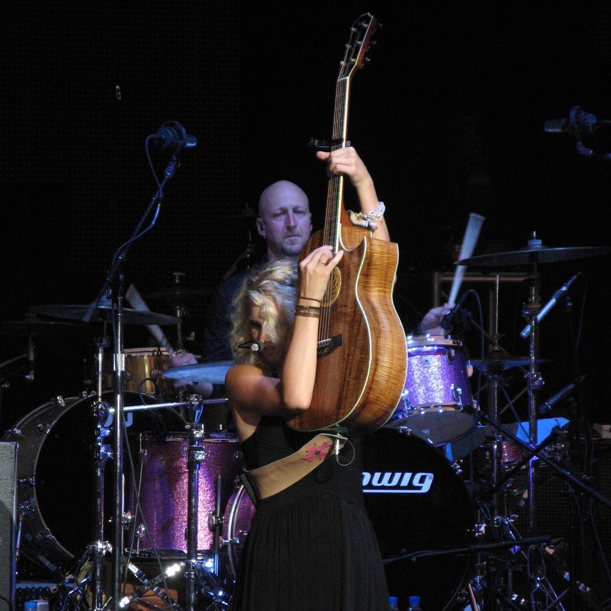 torreylee's tweet photo. Twenty YEARS since I first heard Taylor Swift on the radio with Tim McGraw and twenty years of raising the guitar to play the last chord of TM! @taylorswift13 #twentyyearsoftaylor https://t.co/dQA2d5VhSl