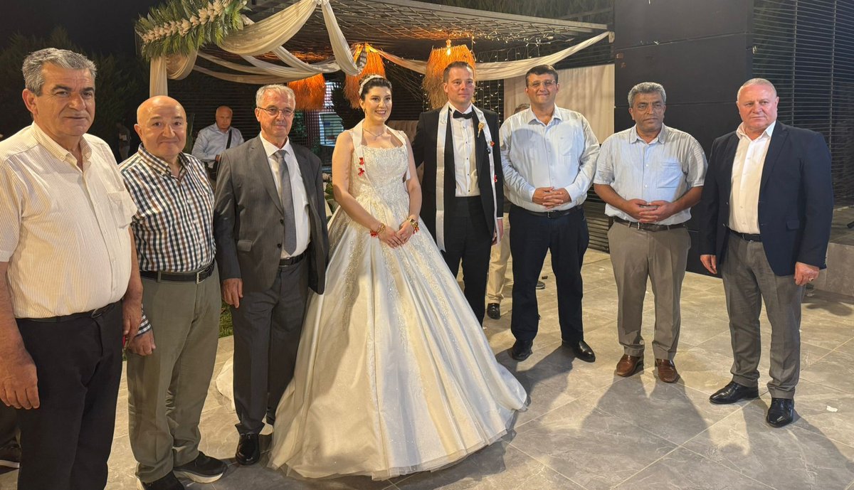 KksalKo13's tweet photo. MHP Gaziemir İlçe Başkanlığı Olarak;
Meclis Üyelemiz Sayın Selahattin Şahin  ve Sayın Mehmet Sait Sert le  Beraber , Sayın İbrahim Yanç Ağabeyimizin Oğlu Ahmet  ve  Eda Kardeşlerimizin Toyuna Katılım Sağladık. Allah mesut etsin. Kıymetli Yanç ve Çarkgil Ailelerini Tebrik ediyor, Kardeşlerimize Bir Ömür Mutluluklar Diliyoruz. 
MHP Gaziemir İlçe Başkanı Köksal Koç.