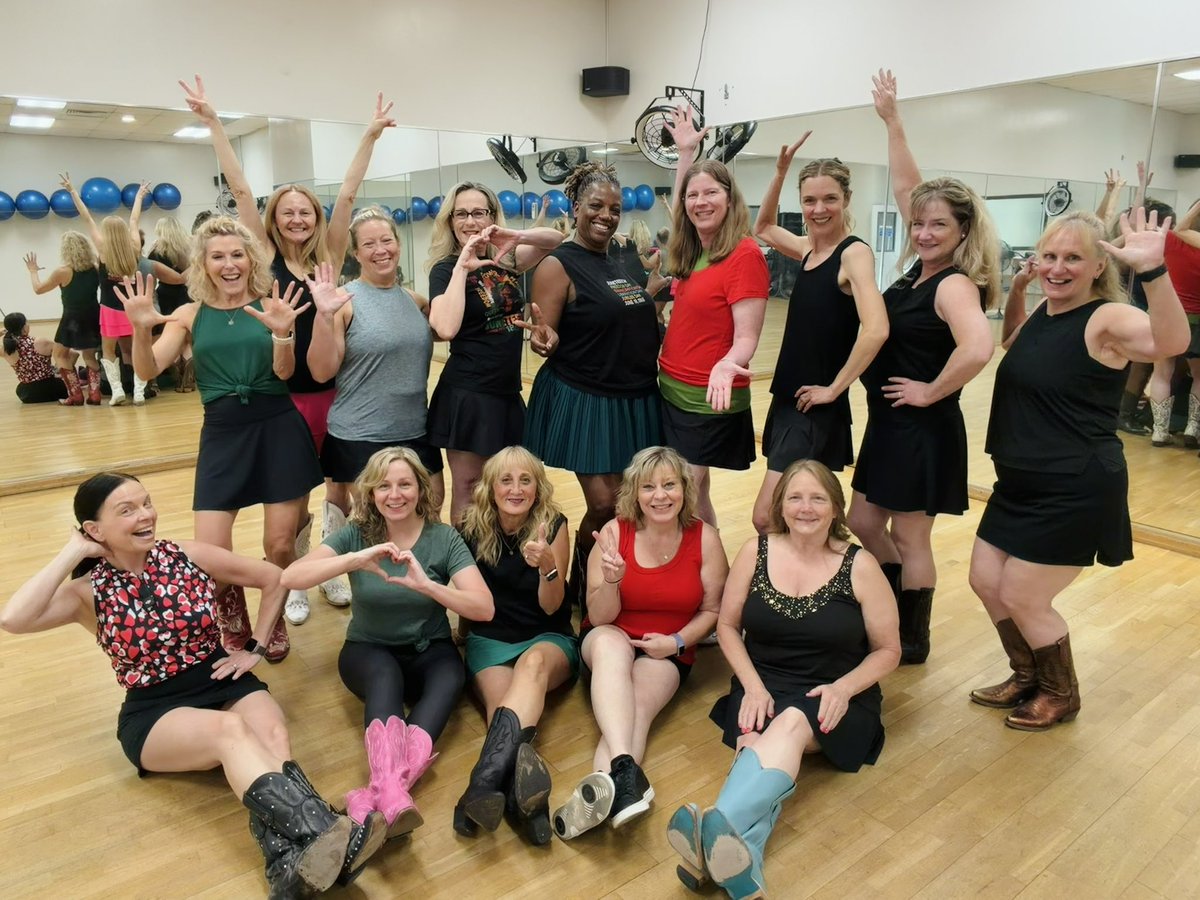 BootBoogieBabes's tweet photo. Today we honor Juneteenth ❤️🖤💚 a celebration of freedom, history, and hope. 
May we continue to learn, grow, and create communities where everyone feels welcome, valued, and celebrated. ✨

#Juneteenth #StrongerTogether #BootSisters #DanceFamily #BootBoogieBabes #LineDance https://t.co/Q0kVVf5fEs