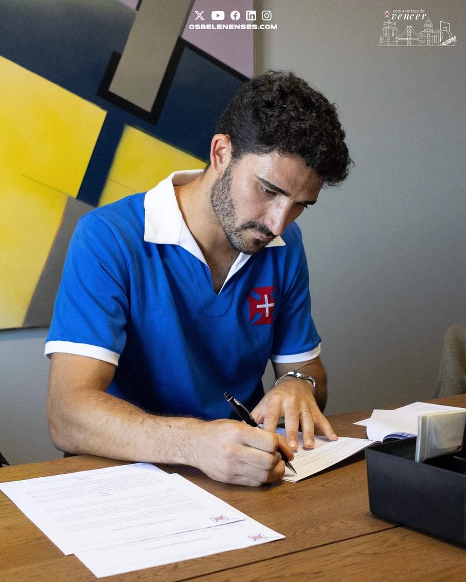 CFosBelenenses's tweet photo. 🔵✍️ 𝗝𝗼𝗮̃𝗼 𝗢𝗹𝗶𝘃𝗲𝗶𝗿𝗮 𝗻𝗼 𝗥𝗲𝘀𝘁𝗲𝗹𝗼 𝗮𝘁𝗲́ 𝟮𝟬𝟮𝟳/𝟮𝟴

O #Belenenses chegou a acordo com o ponta de lança João Oliveira para representar o plantel sénior do Clube até 2027/28. Bem-vindo de volta, João! 💙🙌

👉 Sabe mais em https://t.co/vSl9yOzMoY #tweetpastel https://t.co/ffeISSs2OT
