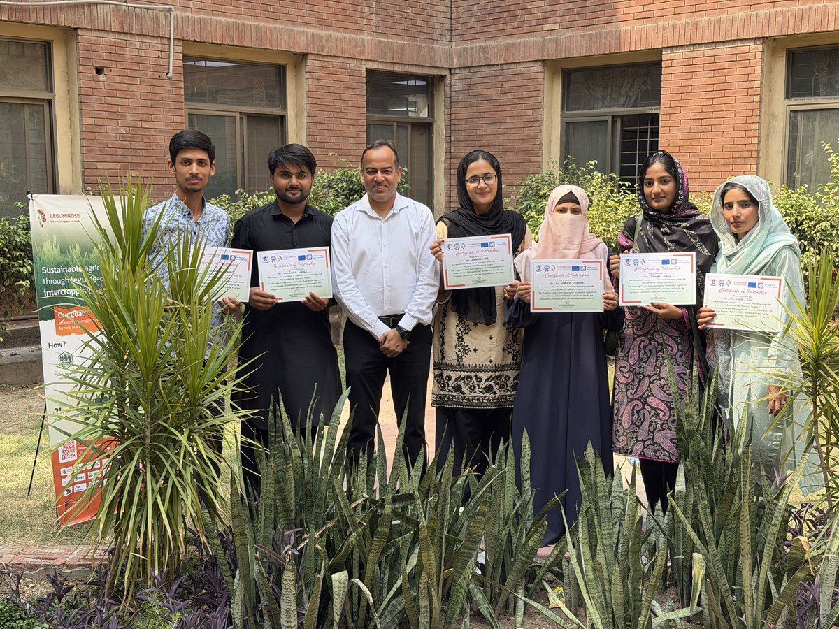 riazhuss's tweet photo. Internship certificates were awarded to our dedicated team of undergraduates who worked as “Volunteer Internees” in our @Leguminose_EU Project. They helped us handle multiple task of #cereal #legume #intercropping #livinglabs. Wishing them all the best in their future endeavours! https://t.co/QQWjerI6Ei