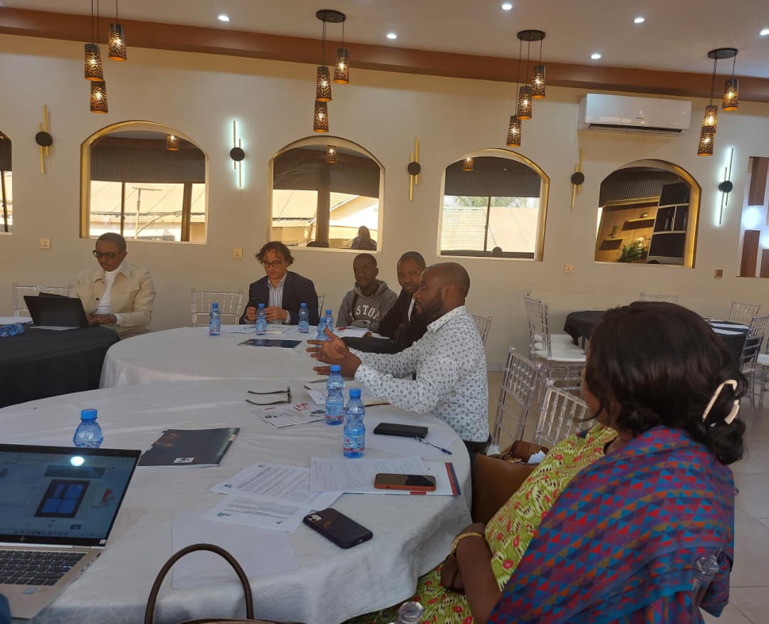 CorruptionTue's tweet photo. Afin de positionner ses priorités et faire avancer ses axes de plaidoyer, le #CNPAV organise à Lubumbashi, un dialogue stratégique réunissant partenaires techniques et financiers, missions diplomatiques et organisations de la société civile autour des défis de gouvernance du secteur minier congolais.

Les échanges porteront notamment sur :

- La lutte contre la corruption dans le secteur extractif ;
- La transparence et la redevabilité dans la gestion des ressources naturelles ;
- Les enjeux liés aux minerais critiques et aux partenariats stratégiques internationaux ;
- Les perspectives autour du dossier Sicomines ;
- Le renforcement des mécanismes de contrôle et de suivi des revenus miniers.

Pour que les ressources naturelles de la RDC profitent réellement à ses citoyens, la gouvernance doit être au cœur des priorités.

#CNPAV #DRCMiningWeek2026 #RDC #GouvernanceMinière #Transparence #Redevabilité #LutteContreLaCorruption #MineraisCritiques #Sicomines