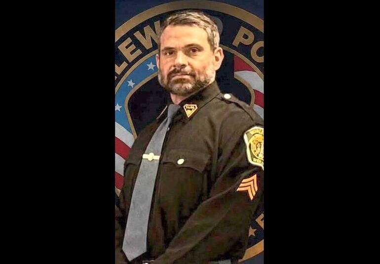 resilient333's tweet photo. And yet another...'suddenly'😪💔
*Matthew DePetro-46-USA
*Highly respected and beloved Englewood, NJ Police Sergeant
*Devoted husband and father of three -- ages 14, 12 and 9 -- admired for his "kindness, good nature and affability"
*June 17, 2026
*Tragically, Matthew died suddenly and unexpectedly in his sleep, "victim of a Heart Attack"
*'...known for his humor and intelligence, he was an exceptional officer who received a Mothers Against Drunk Driving (MADD) enforcement award in 2018 and a department Valor Award in 2022...'
https://t.co/lmE2tTKKlc