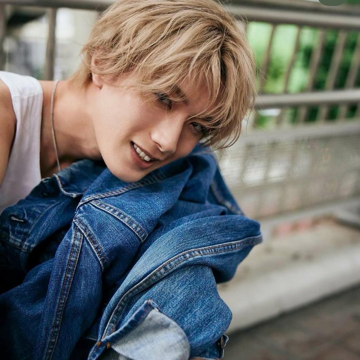 00jtym12's tweet photo. わたしの大好きな金髪やわさんいつですか😭😭😭✨✨インスタに緑衣装ないかな🎵と探してたらわたしが好きになった頃の金髪やわさん大量に出てきて本当に滝涙派手髪大好き人間なんです⊂(  i ꒳ i )⊃❕❕ https://t.co/Qdw99YMgfu