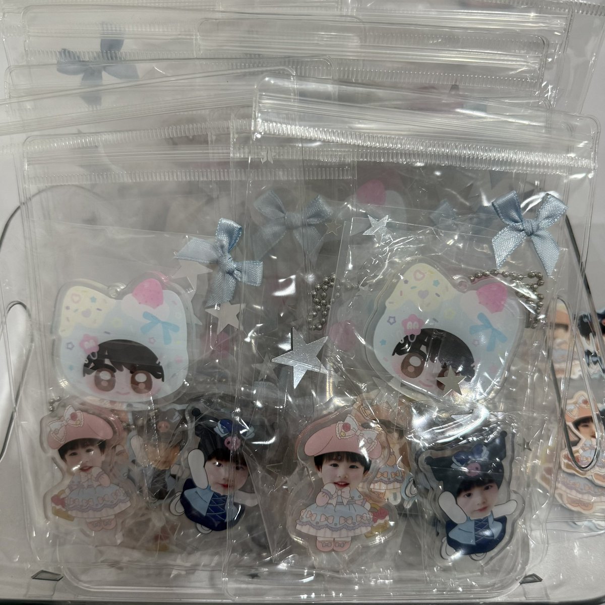chalamsifar's tweet photo. ☆giveaway for #AA20thStreetRockArea ★⌒
Only 45 set 
date : 21 June
location : union mall
time : tba https://t.co/LhCsrXagtP