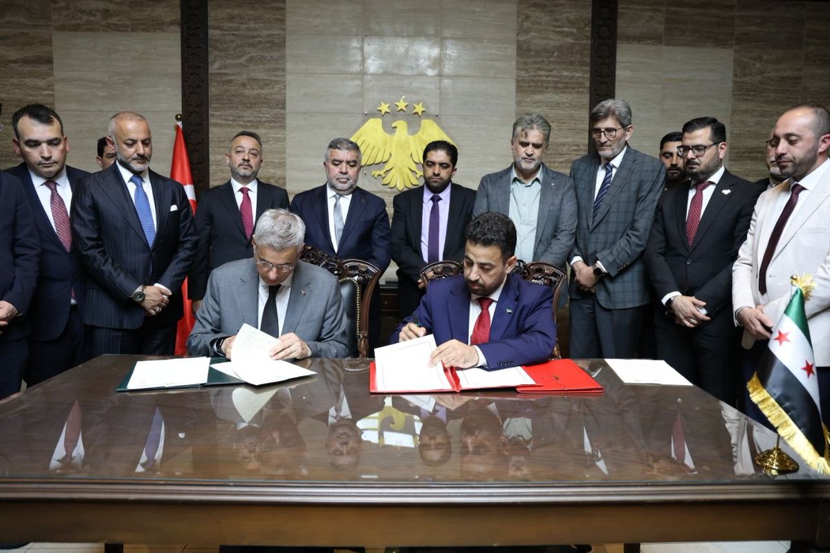 Levant_24_'s tweet photo. Syria and Turkey signed a memorandum of understanding to enhance healthcare cooperation, focusing on digital transformation, system development, and professional training.

The agreement includes plans to build a cancer center in Aleppo and collaborate on hospital management, pharmaceuticals, and medical research.