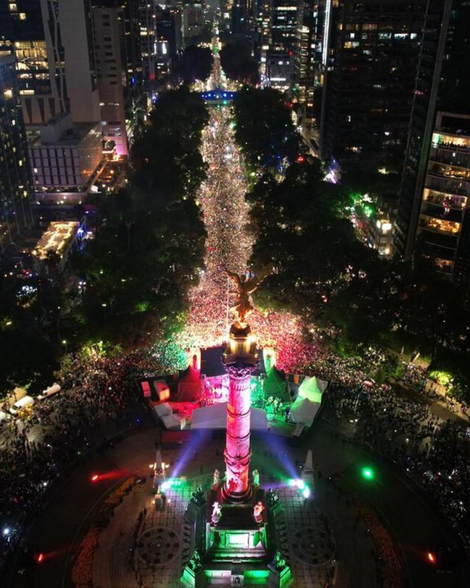 Viri_Rios's tweet photo. ¡Se ganó! 🇲🇽⚽️

Qué bonito ver a México ganar en casa.
Vamos por el que sigue 🇲🇽 https://t.co/R8Bn6yD3zi