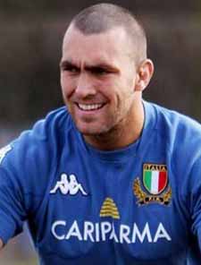 ItalyEngland's tweet photo. #rugby   history Born today 19/06 in 1981 : Quintin Geldenhuys (Italy) rugby v England   in 2010, 2011, 2012, 2013 https://t.co/0SwcAsIELf https://t.co/Mhtuvfv43w