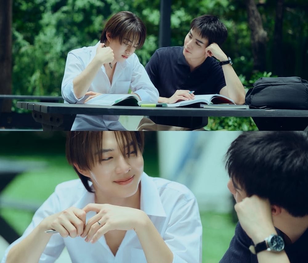 ppetchsp's tweet photo. me fell first but he fell harder 🤭♥️

#คุณผู้โดยสารถ่านไฟเก่าseries
#PassengerNoXSeries
#ZeeNuNew 𓍯 #ZeePruk #NuNew https://t.co/EsOuz8xKiL