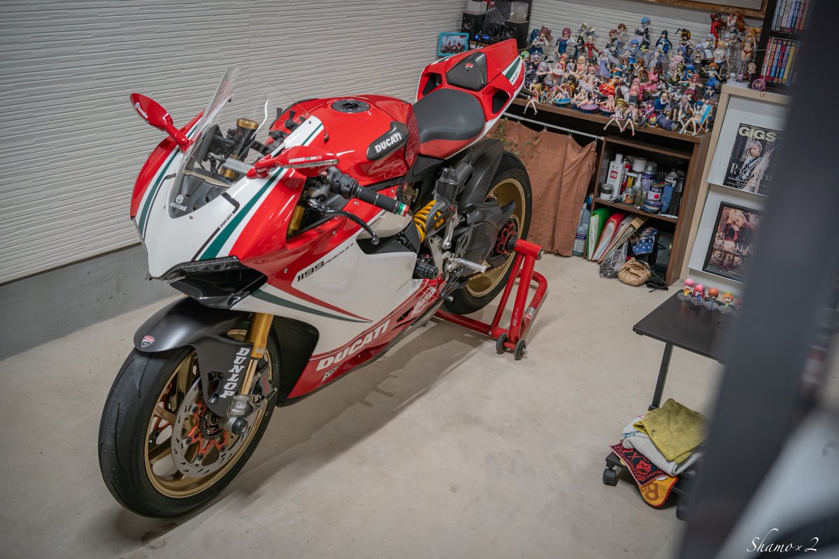 shamo1108's tweet photo. ツーリング予定が雨で中止になったのでガレージでバイクを愛でる会📷
#m10p https://t.co/656EzVxWrt