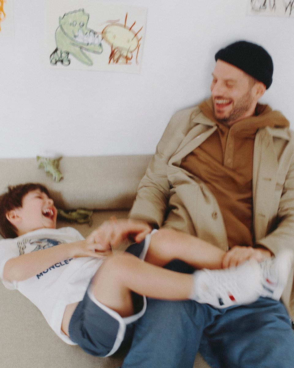 CityCenterDC's tweet photo. Father’s Day is just around the corner, and the @moncler boutique at CityCenterDC has curated a selection of timeless pieces for the occasion. From signature lightweight outerwear to elevated essentials, find a gift crafted to stand out. #MyCityCenterDC #CityCenterDC https://t.co/KqLyZDqyoL