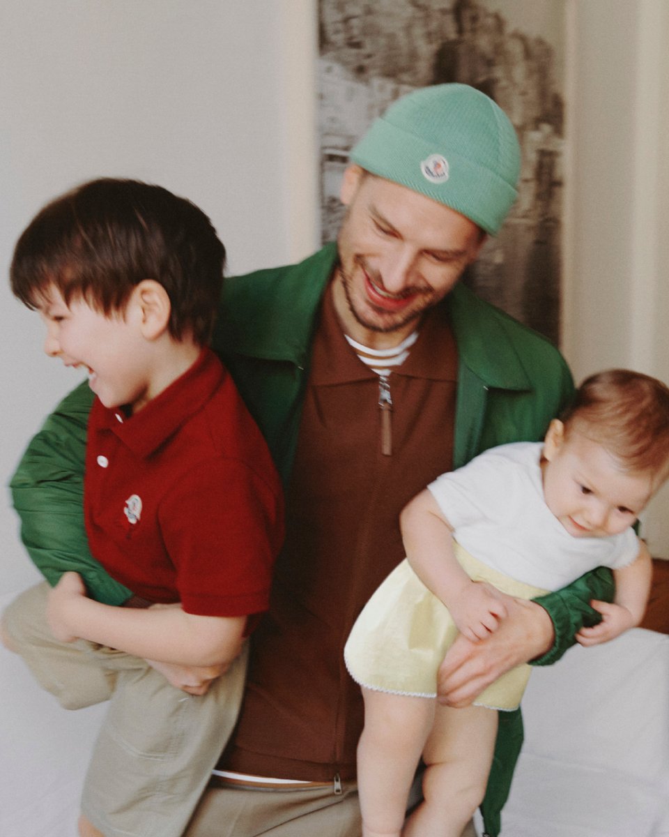 CityCenterDC's tweet photo. Father’s Day is just around the corner, and the @moncler boutique at CityCenterDC has curated a selection of timeless pieces for the occasion. From signature lightweight outerwear to elevated essentials, find a gift crafted to stand out. #MyCityCenterDC #CityCenterDC https://t.co/KqLyZDqyoL