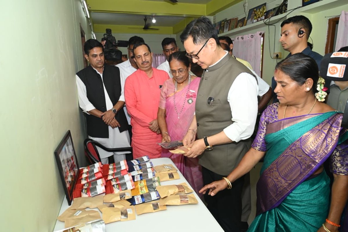 BJYM_ANN's tweet photo. As part of the Special Public Outreach Campaign under the guidance of Hon’ble Union Minister @KirenRijiju Ji, a booklet highlighting the transformative achievements of the Modi Government over the past 12 years was presented to Padma Shri awardee Smt. K. Chellammal Ji at Rangachang.

The interaction was followed by a plantation drive under the #EkPedMaaKeNaam initiative, reaffirming our collective commitment towards environmental conservation and nation-building.

#12YearsOfSeva #ViksitBharat