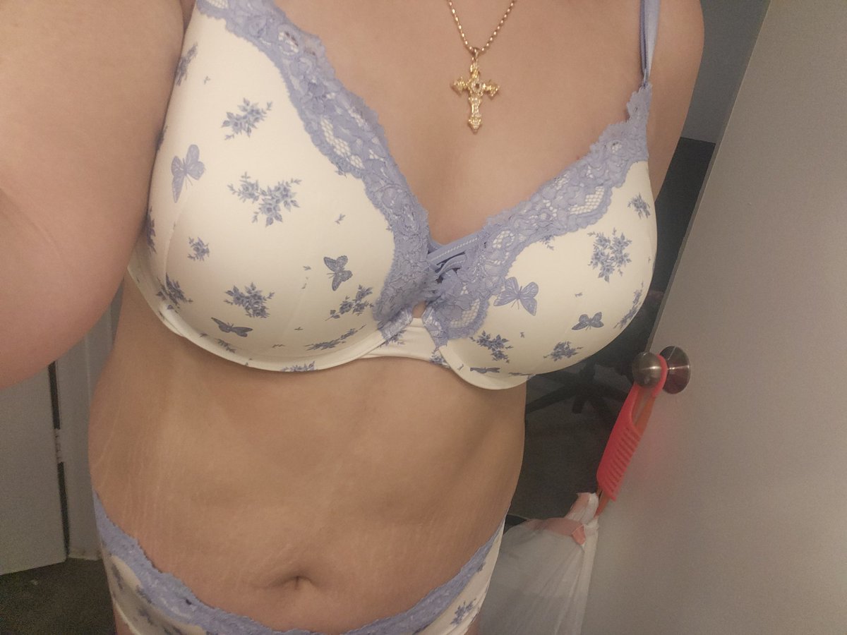 Colombian housewife tweet media